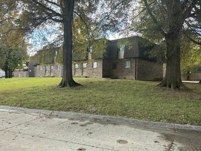 Photo - 623 Sycamore Cir