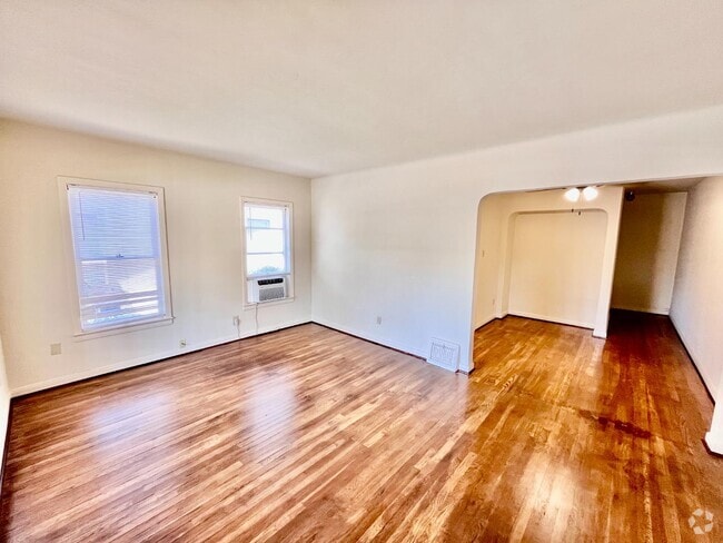 Building Photo - 1334-1360 N. Wishon Ave Rental