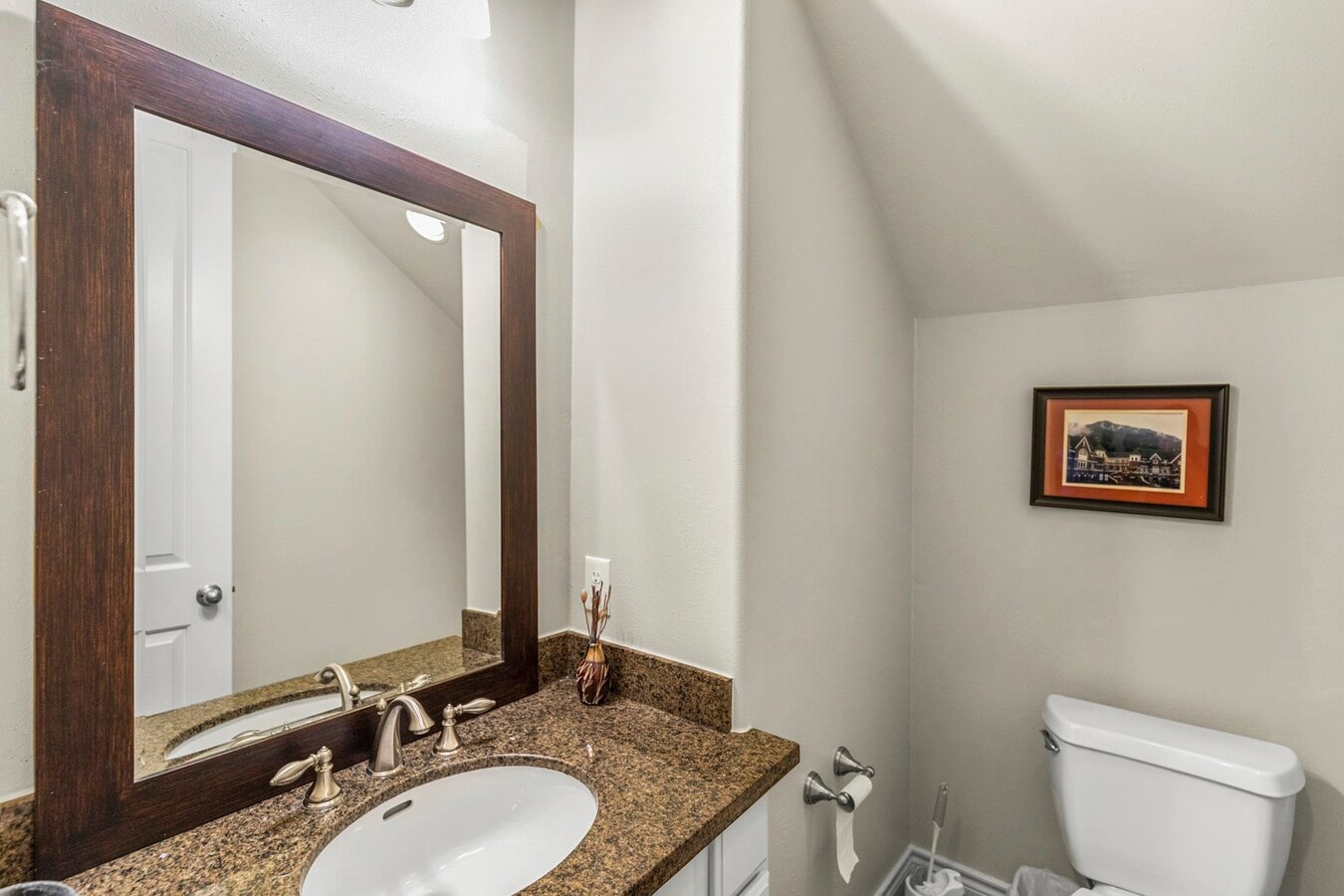 Photo - 821 W 26th St