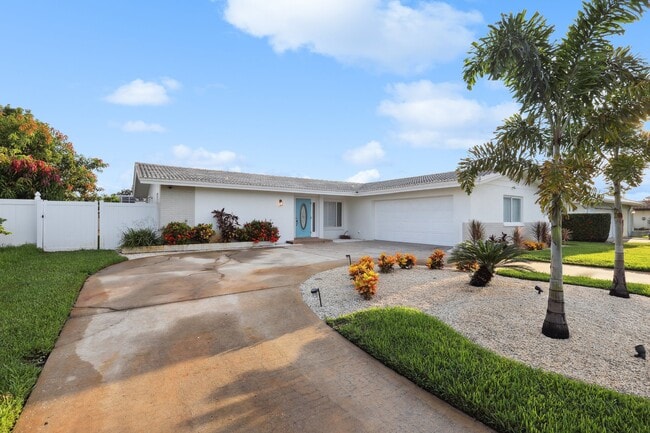 Building Photo - 13829 Kimberly Dr Rental