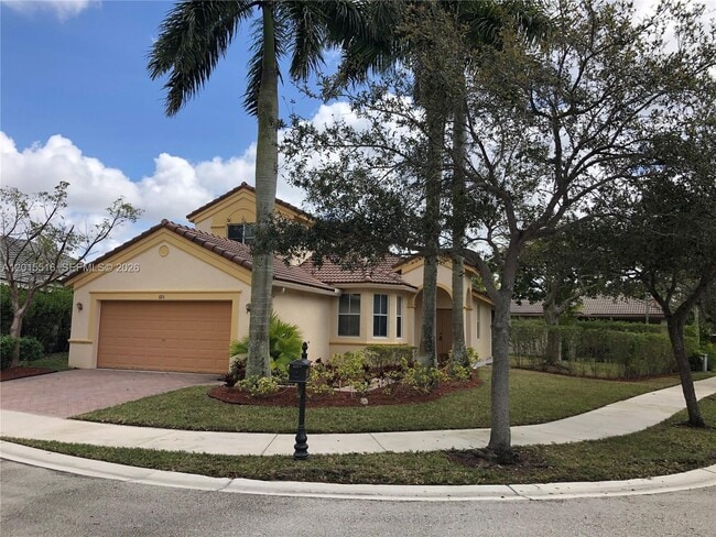 Photo - 693 Live Oak Ln