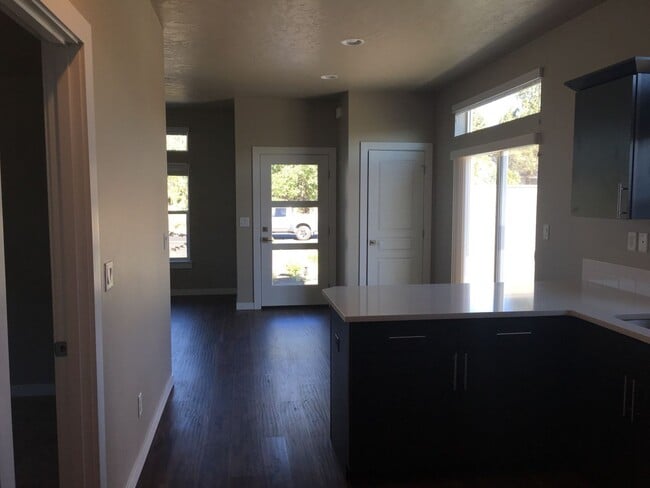 1542 NE Butler Market Rd