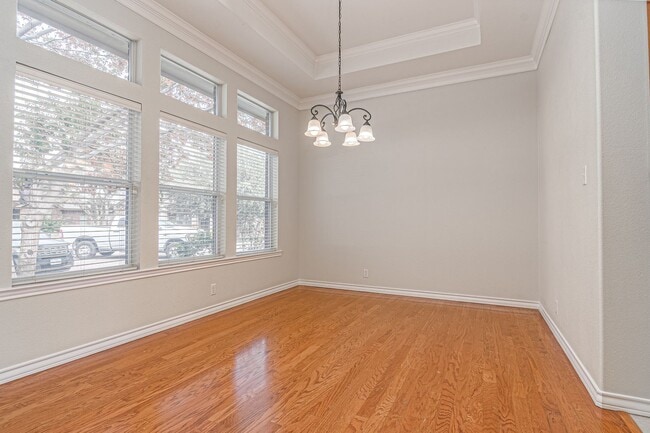 Photo - 405 Springwood Ct