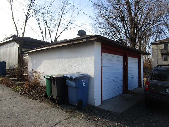 garaje independiente - 3441 23rd Ave S Unidad Second floor 2bed-1bath