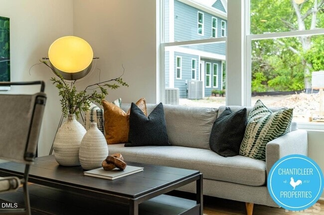 Photo - 318 Spring St