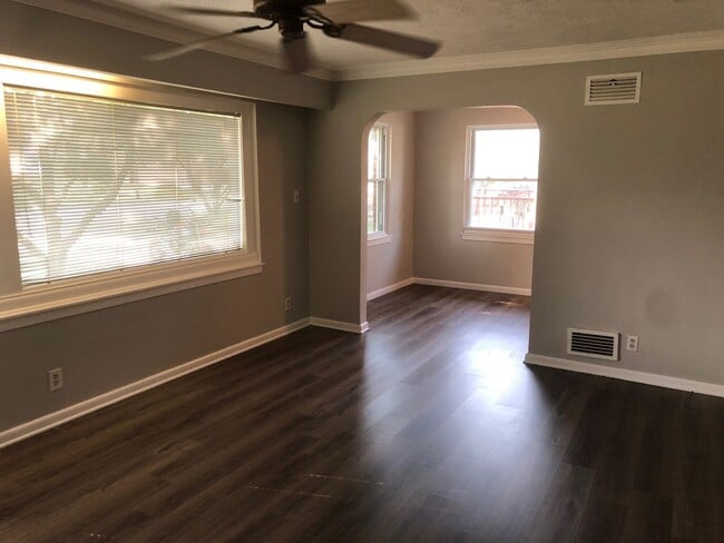 Photo - 3-Bedroom Home in a Charming Neighborhood!