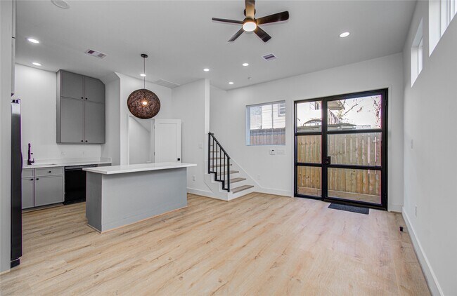 Photo - 1508 McKee St Unit B