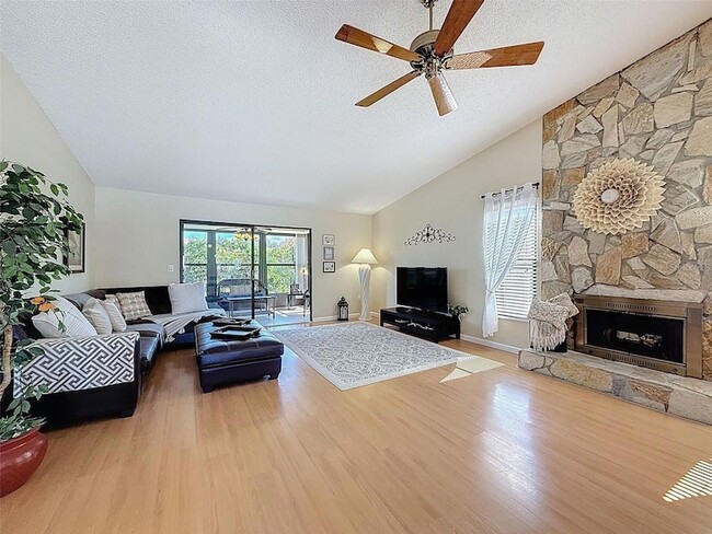 Photo - 9981 Eagles Point Cir Unidad 4