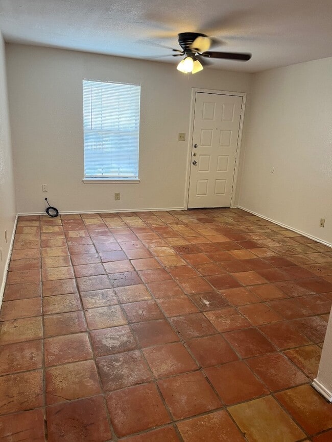 Photo - 2717 Quail Run St