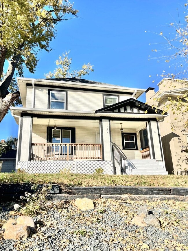 Building Photo - Large historic 6 bedroom 3 bathroom in Bla...