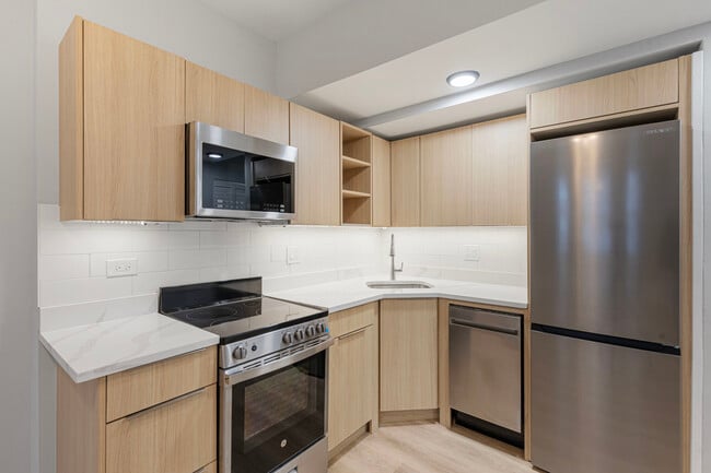 Photo - 1634 W Howard St Unit 208