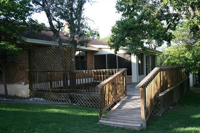 Photo - 215 Spanish Oak Ln