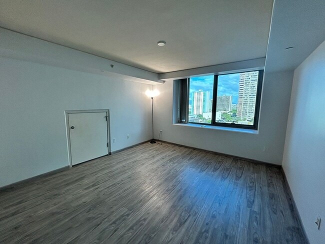 Photo - Capitol Place