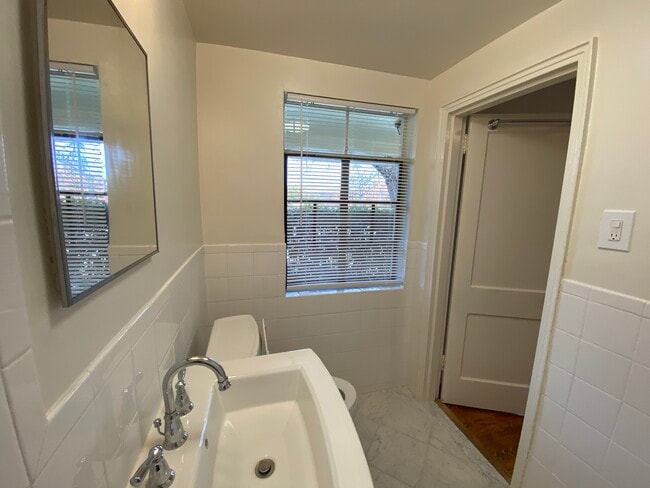 Photo - Lee Terrace Apartments