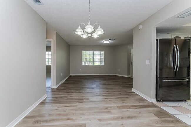 Photo - 8530 Gum Tree Ave