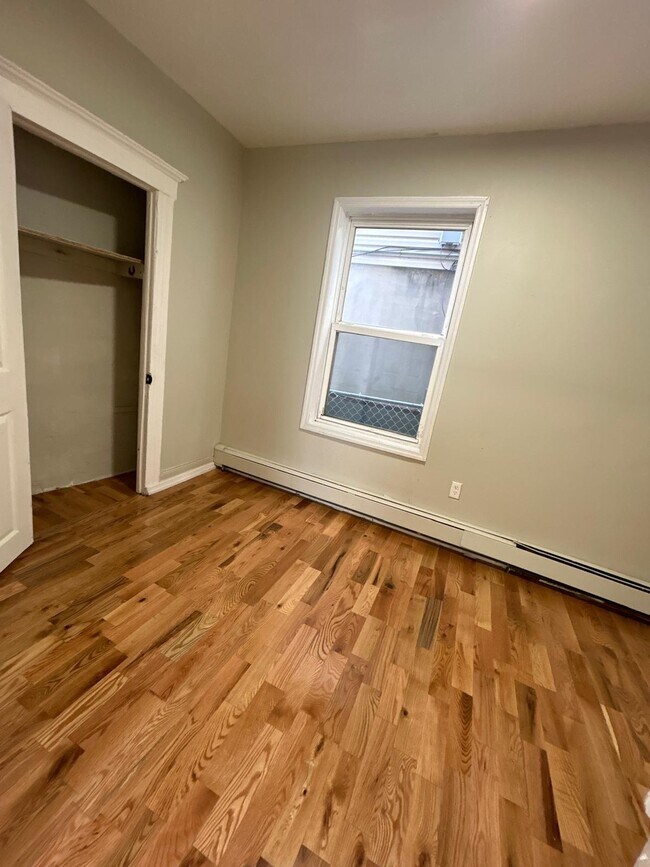 Photo - 220 S 12th St