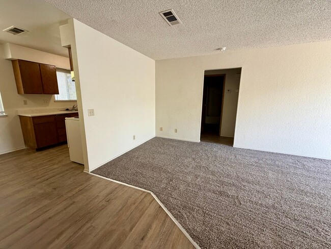 Building Photo - 1717 Bramble Pl Unit 1717/4