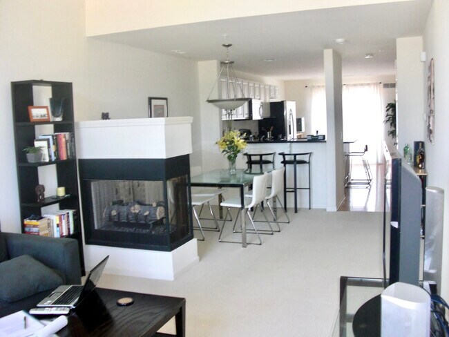 Photo - 3218 Camden Dr Unit 3218