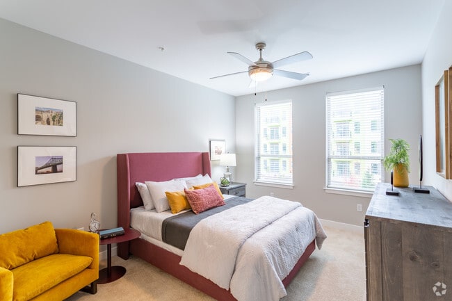 2BR,2BA,1147SF