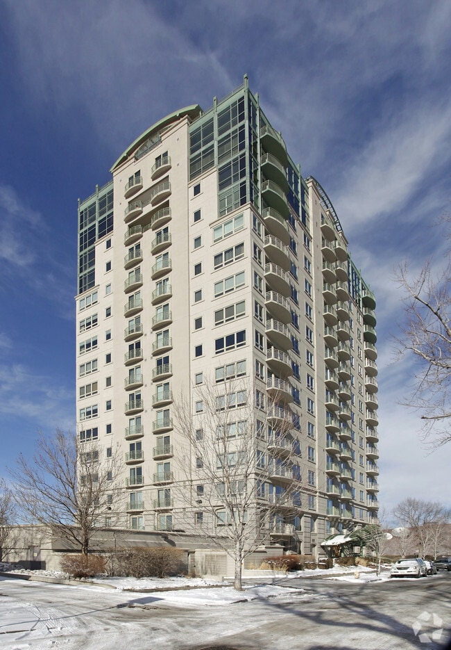 Primary Photo - Four Hundred Third