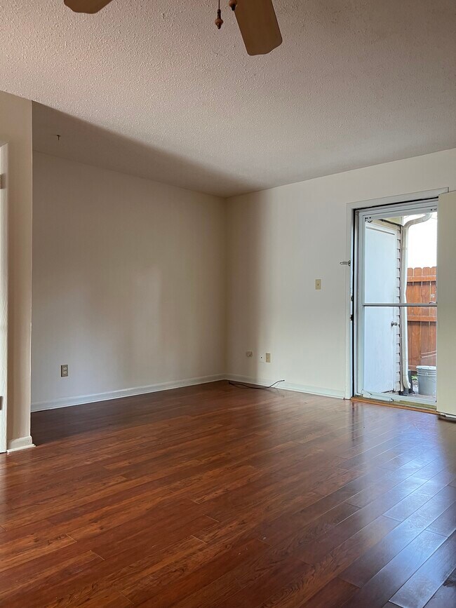 Photo - 205 Marinawoods Dr SE