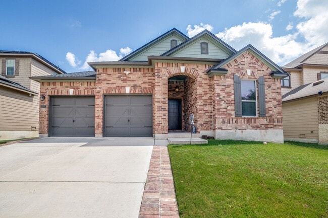 Building Photo - GORGEOUS 3-BEDROOM HOME WITH SPARKLING POOL