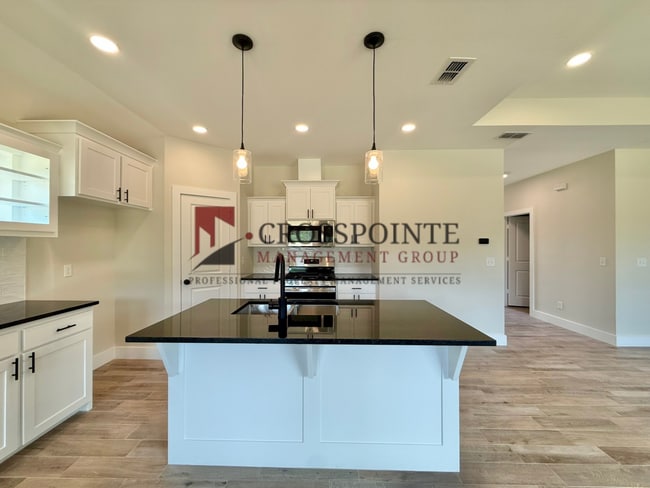 Photo - Beautiful 3 Bedroom 2 Bathroom Home!