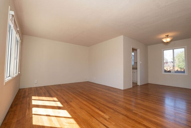 Photo - House in Great Sunnyvale Location w/Large Yard & Gardener