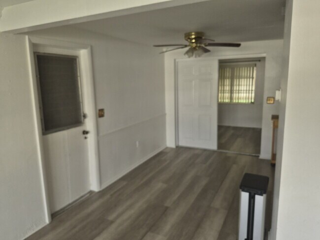 2-Bed Home in Holiday, FL"