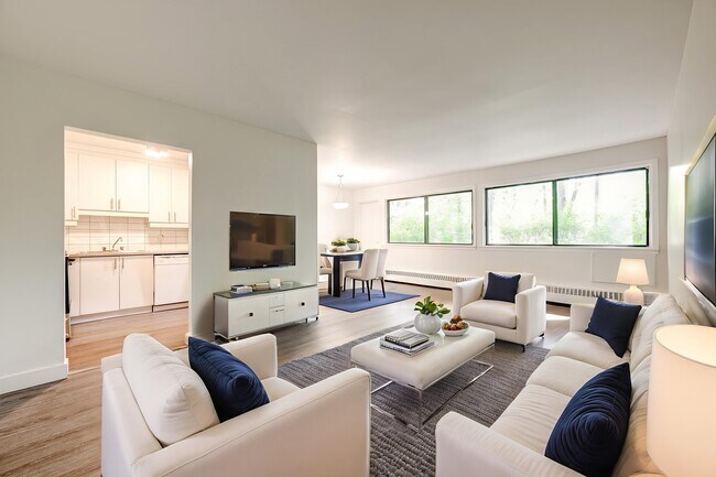 Building Photo - PH 2 - 3 Elevator