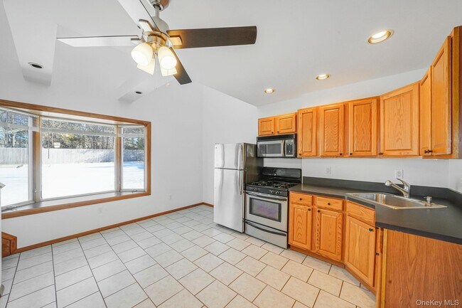 Photo - 77 Washington Ave