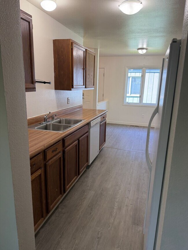 Building Photo - 935 E 45th Ct Unit 3