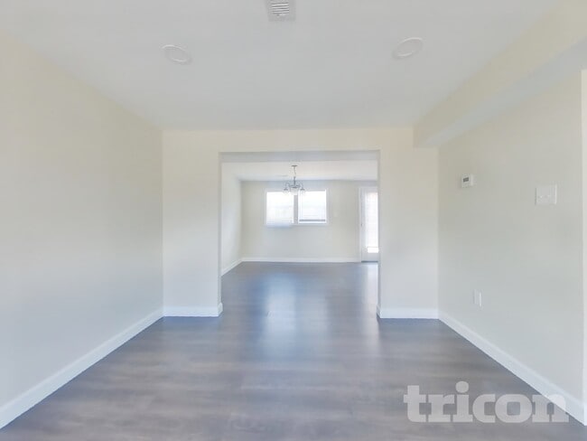 Photo - 13 Cardigan Ct