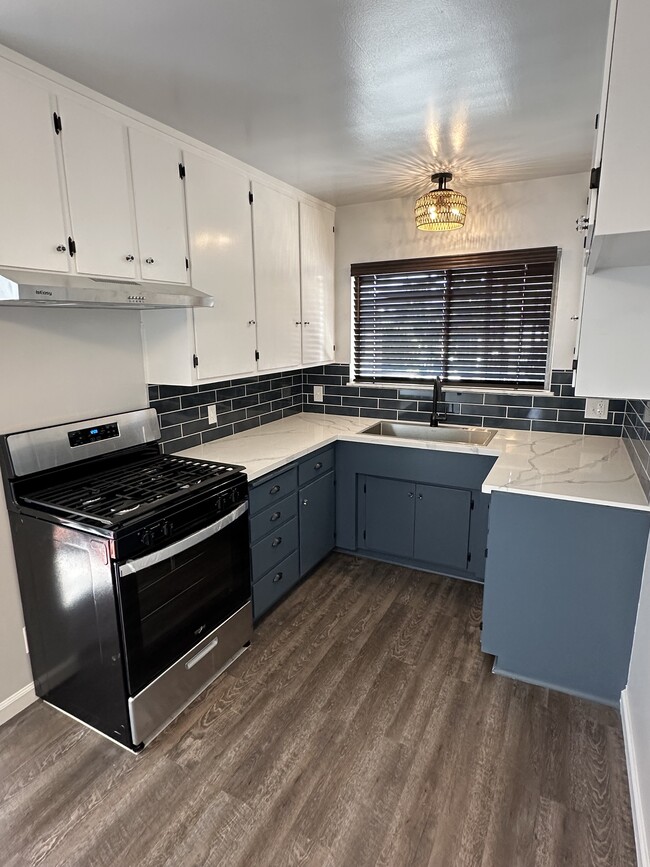 Apartamento recién reformado en la segunda planta - 1016 Western Ave Unidad G