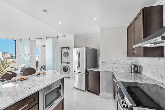 Photo - 300 South Pointe Dr Unit 706