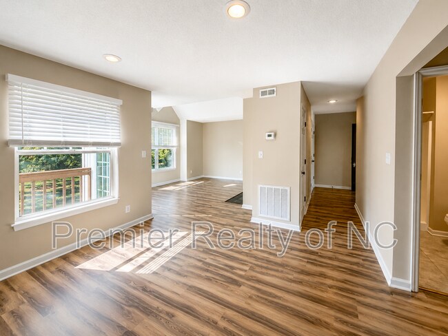Photo - 5020 Thoroughbred Ln Unit G
