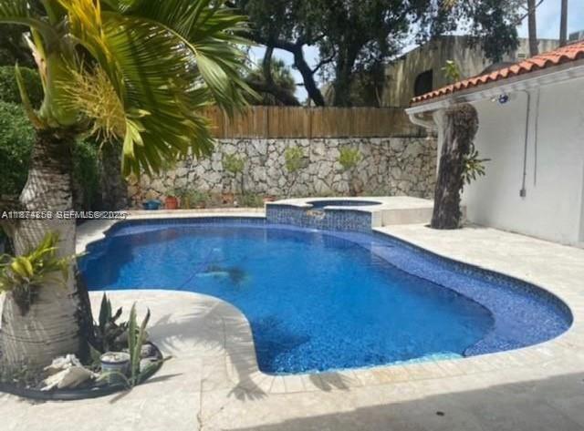 Photo - 2195 Secoffee St