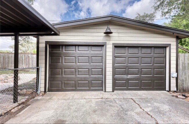 Photo - 942 Delaine Dr