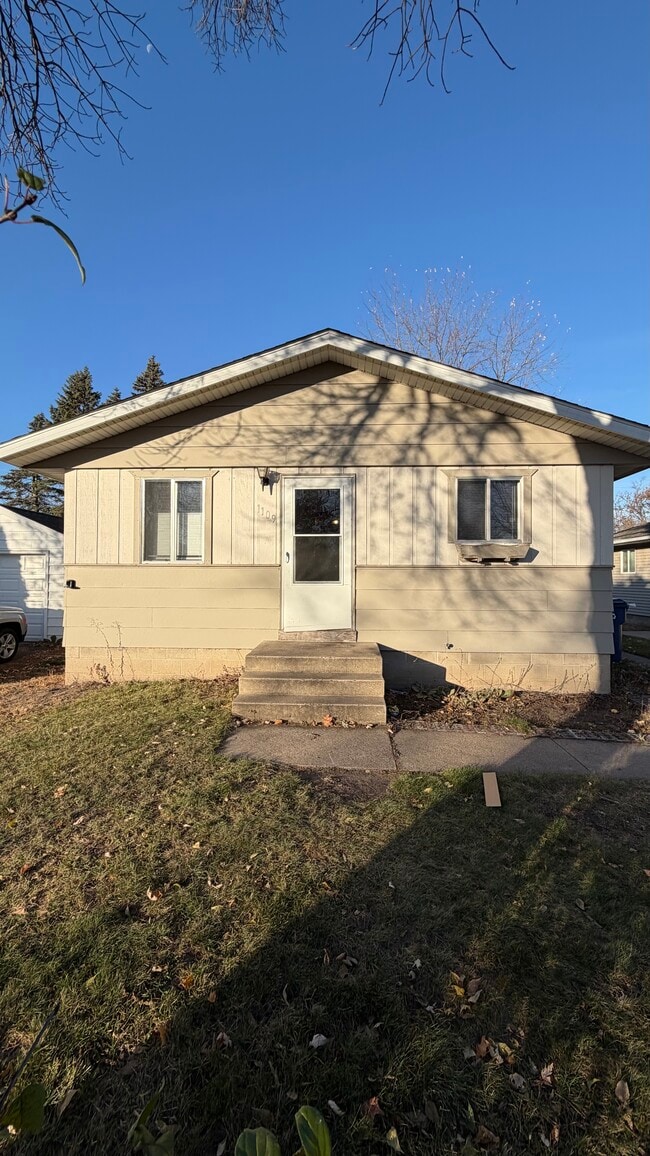 Building Photo - 1109 33rd Ave N