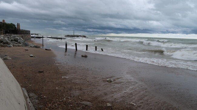 Building Photo - 1209 W Sherwin Ave Unit 1209-806