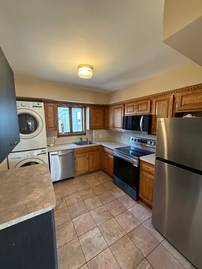 Photo - 74-78 Hammond Ave Unit 3A