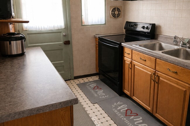 Photo - 1706 W Jarvis Ave Unit 1W