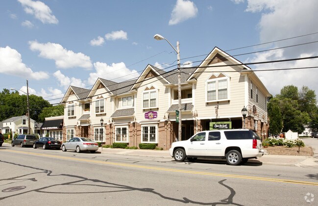 Photo - 696 N Mill St