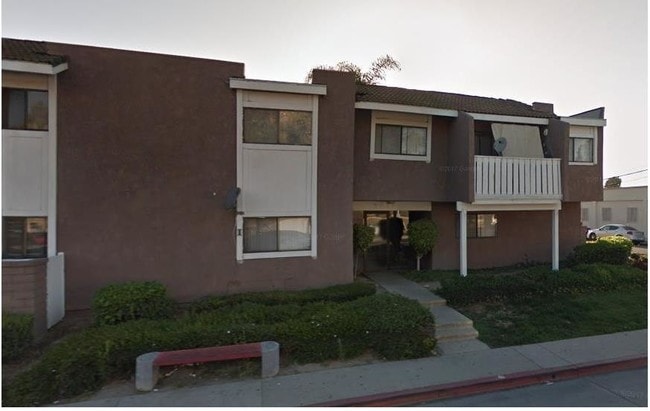 5075 Atlantic Ave Unidad 202