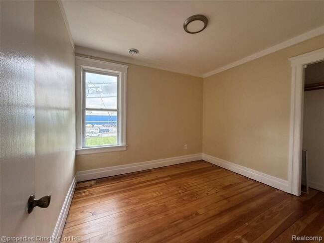 Photo - 2223 Faber St