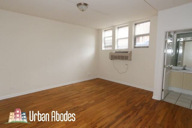 Photo - 911 W Dakin St