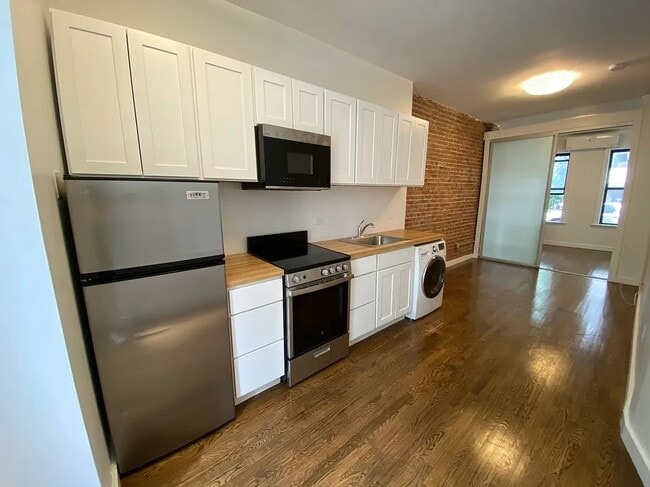 Photo - 406 E 13th St