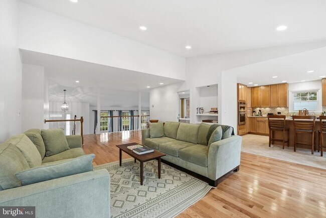 Photo - 9420 Lakeside Dr