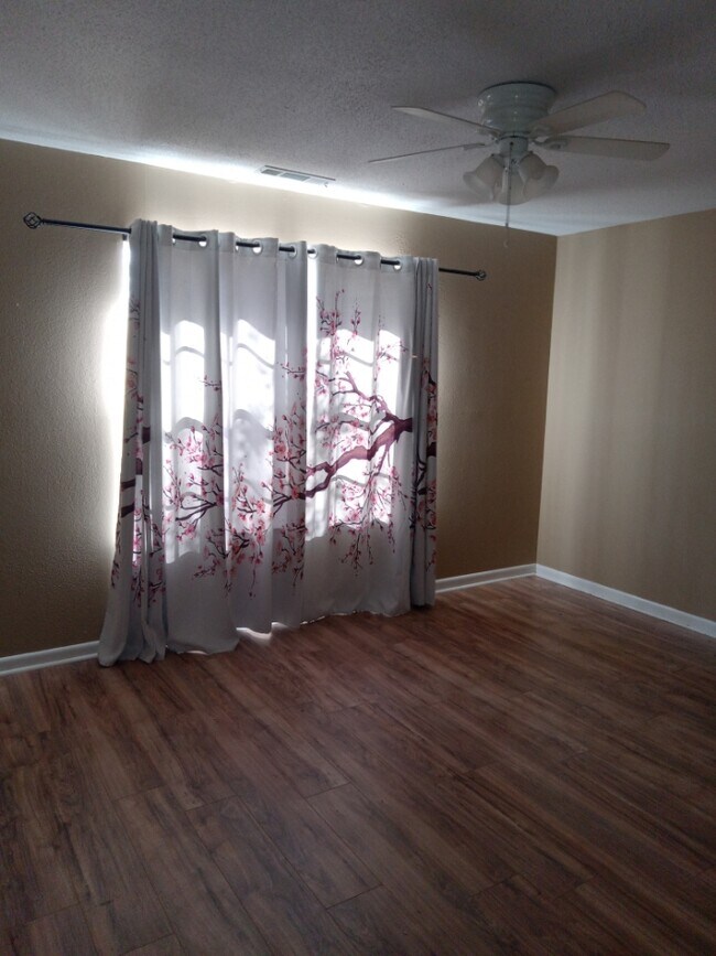 Photo - Pirate Cove Apartments 31-36 Unit 35