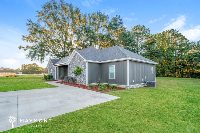 Photo - 130 Lewis Rd